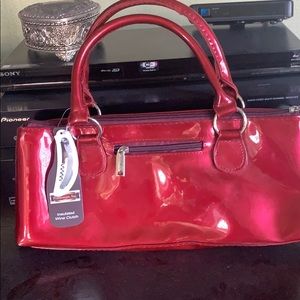 Insulated wine clutch